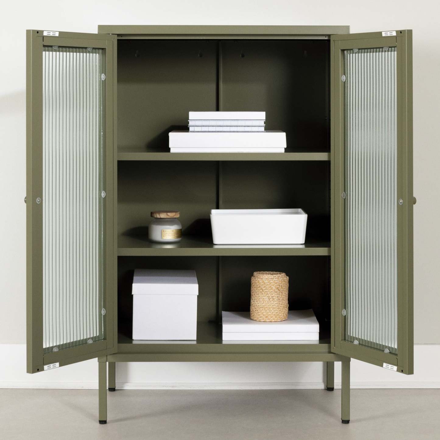 Kodali Glass Door Accent Cabinet - Olive Green|Armoire décorative Kodali avec portes en verre - vert olive