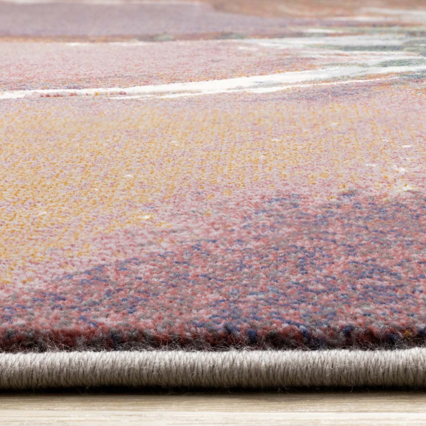 Tapis floral Amelia Dense Cream Pink Purple - 5'3 x 7'7|Carpette dense Amelia crème, rose et violette à motif floral - 5 pi 3 po x 7 pi 7 po