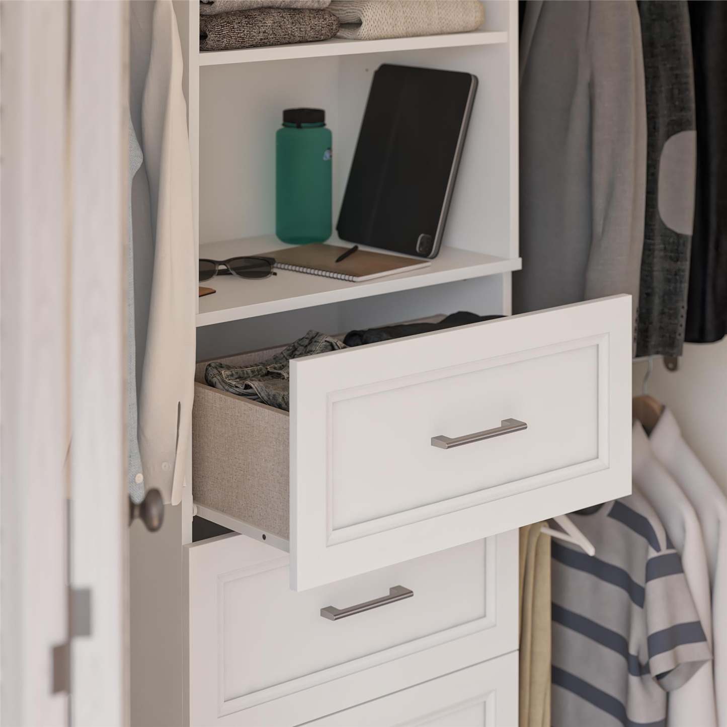 Ameriwood Home Nevaeh Ridge 4-Drawer Closet Storage - White|Rangement de garde-robe Nevaeh Ridge Ameriwood Home à 4 tiroirs - blanc