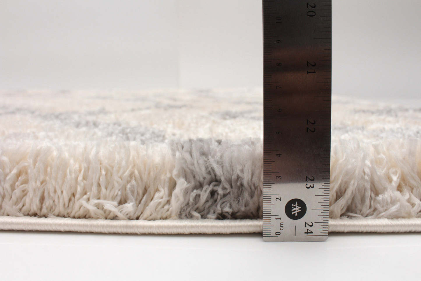 Miah Cream Area Rug - 3'11 x 5'7| Carpette Miah crème - 3 pi 11 po x 5 pi 7 po|D86FUFQ1