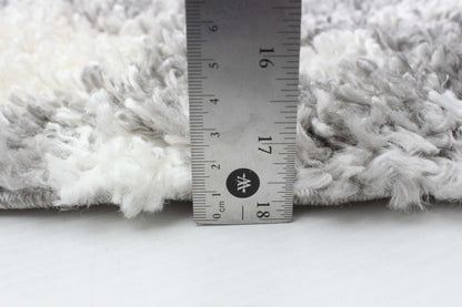 Helma Urban Cream, Dark Grey Shag 6'7 X 9'6 Area Rug|Carpette à poil long Helma Urban gris foncécrème 6 pi 7 po x 9 pi 6 po|D86FZMID