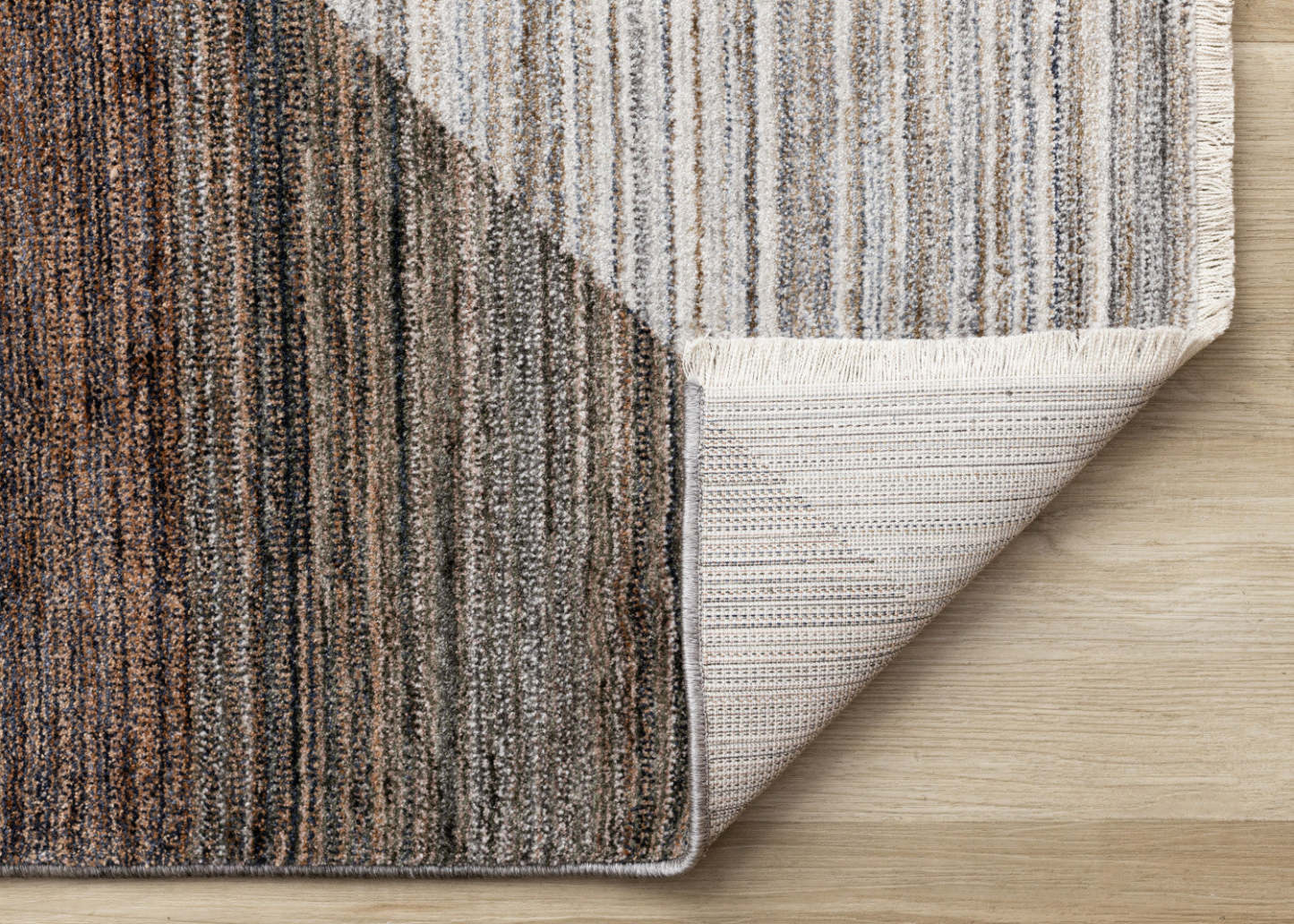 Tapis Olivia Distressed Géométrique Rouge Blanc Gris - 5'3 x 7'10|Carpette Olivia rouge, blanche et grise à motif géométrique vieilli - 5 pi 3 po x 7 pi 10 po