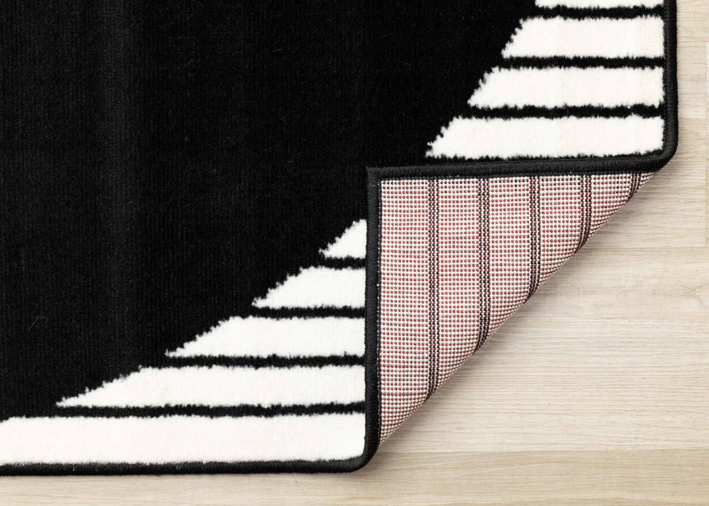 Carpette contrastante moderne Forte noire et blanche à motif de rayures - 5 pi 3 po x 7 pi 5 po