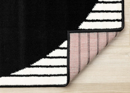 Carpette contrastante moderne Forte noire et blanche à motif de rayures - 5 pi 3 po x 7 pi 5 po