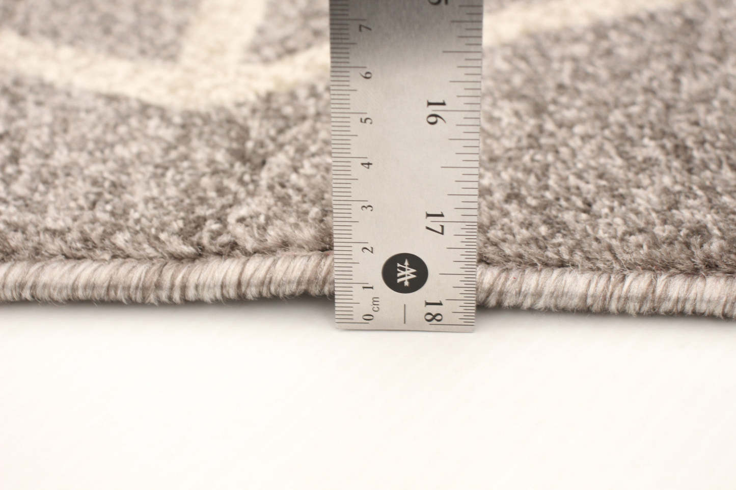 Tapis Anandi gris-ivoire - 7'10 x 10'2|Carpette Anandi gris-ivoire - 7 pi 10 pox 10 pi 2 po| D2BU82AL