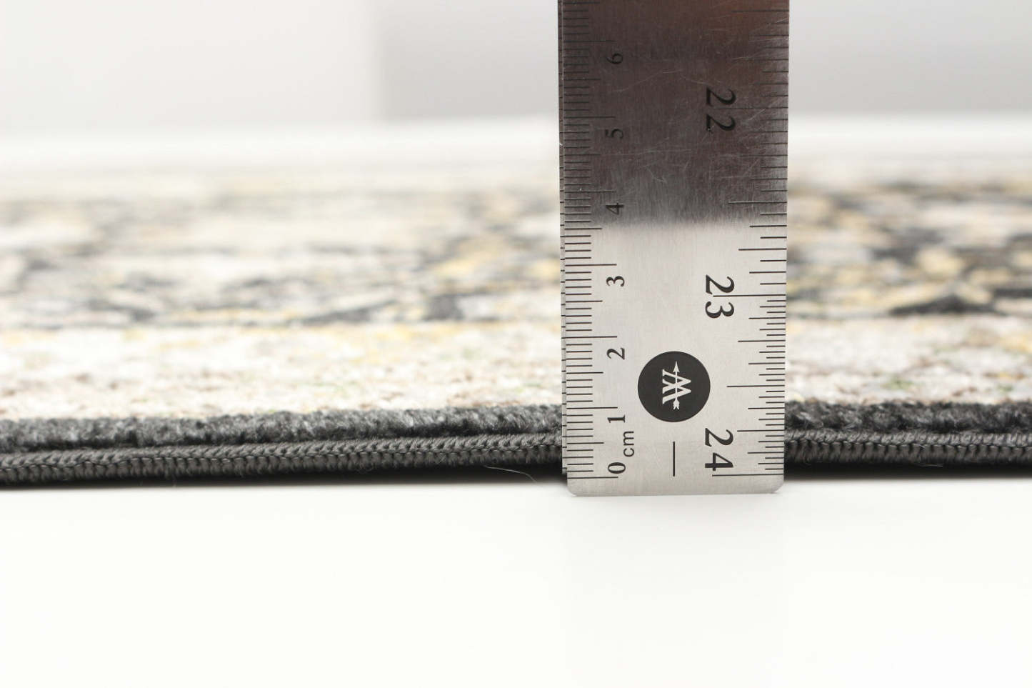 Legacy Black Machine Lavable Area Rug - 2'6 x 8'0|Carpette Legacy noire lavable à la machine - 2 pi 6 po x 8 pi 0 po|D86FLRZO