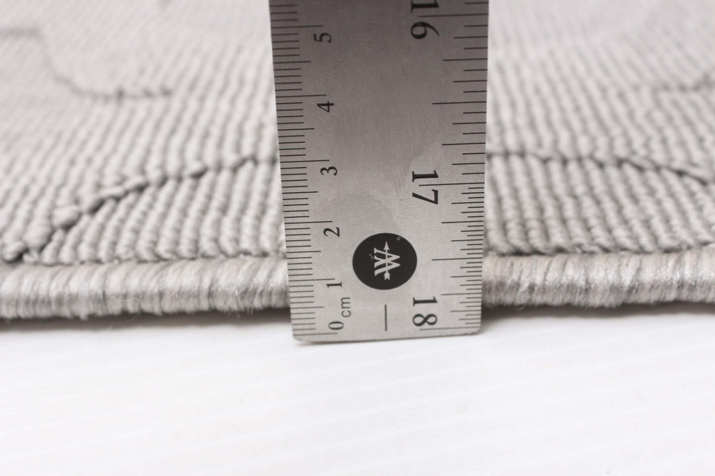  Sophie Grey Area Rug - 2'8 x 4'11| Carpette Sophie grise - 2 pi 8 po x 4 pi 11 po|D86FXIN4