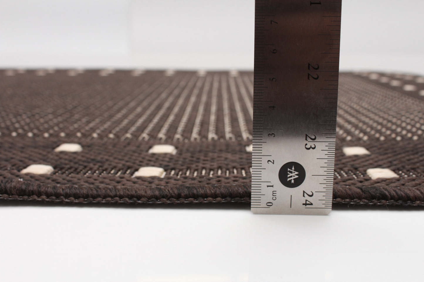 Carpette Clementine chocolat - 2 pi 2 po x 6 pi 7 po