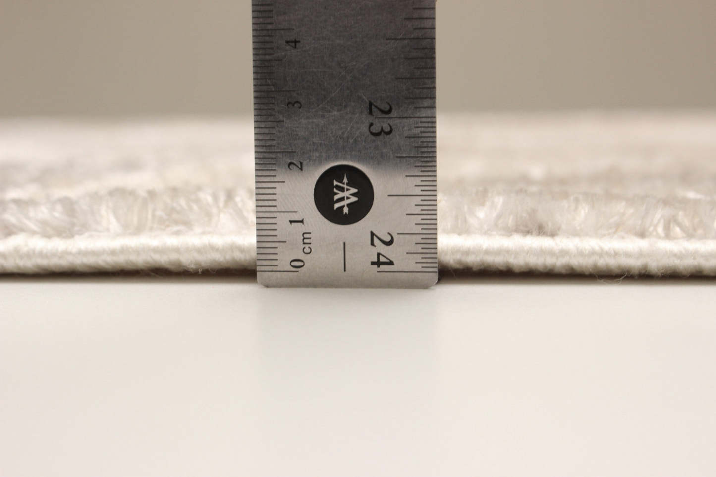 Fabian Ivory Area Rug - 5'0 x 8'0|Tapis Fabian ivoire - 5 pi 0 po x 8 pi 0 po