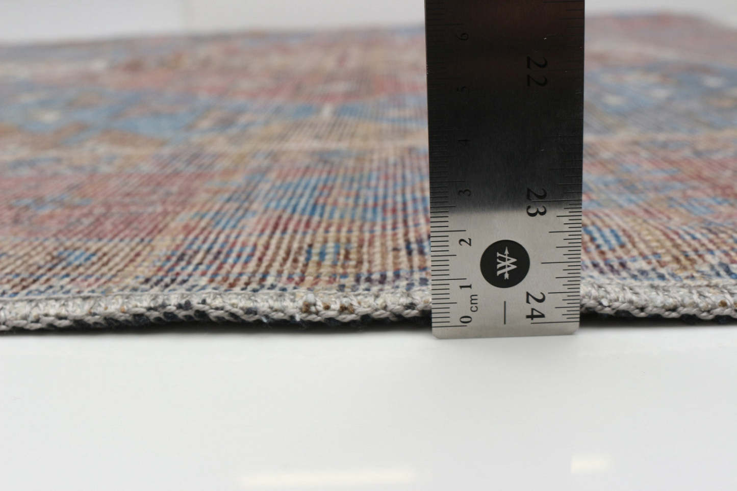 Tapis Samia bleu clair 5 pi 3 po x 8 pi 0 po