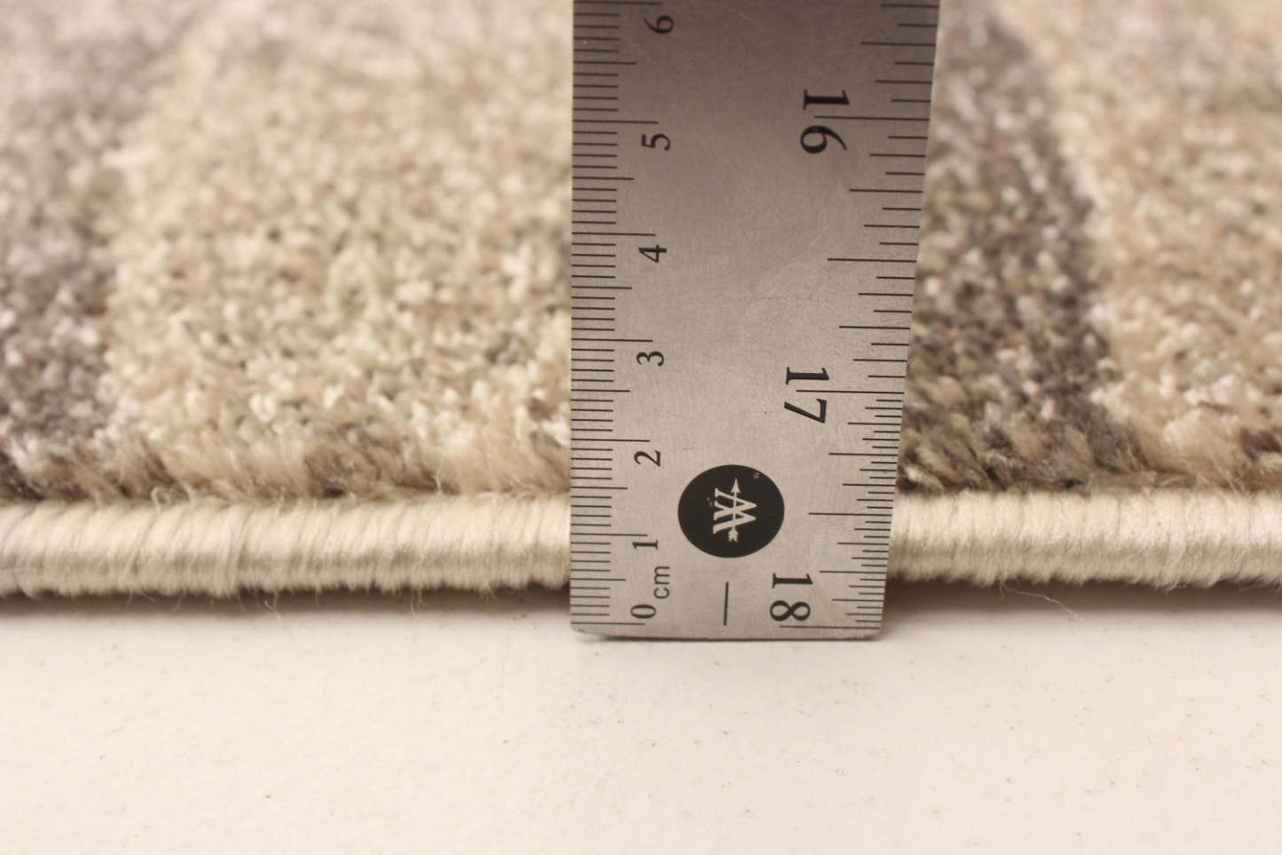 Arusha ivoire / gris 6'7 x 9'6 tapis de zone|Carpette Arusha ivoiregris 6 pi 7 po x 9 pi 6 po|D26YBNT0