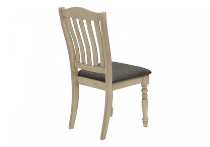 Ensemble de 2 chaises de salle à manger côté cuisine tissu gris antique pieds en bois transitionnel|Ensemble de 2 chaises de salle à manger de style transitionnel avec tissu gris antique et pattes en bois pour la cuisine et la salle à manger
