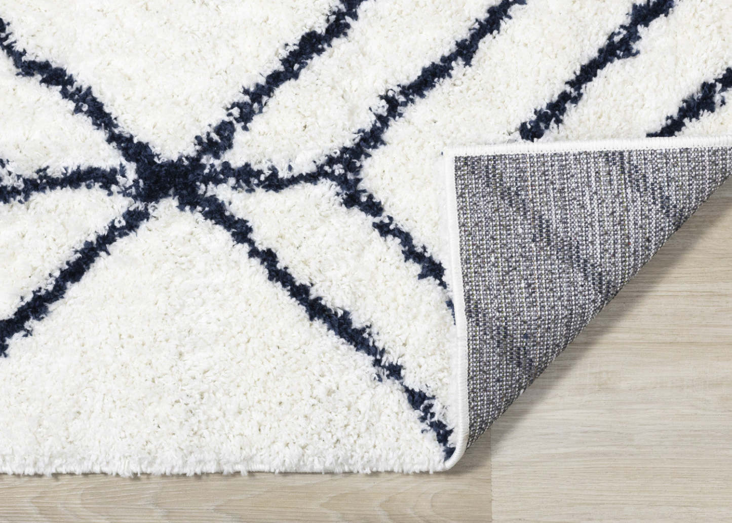 Taylor Diamonds Shag Area Rug - 7'10 x 10'6|Carpette à poil long Taylor à motif de diamants - 7 pi 10 po x 10 pi 6 po