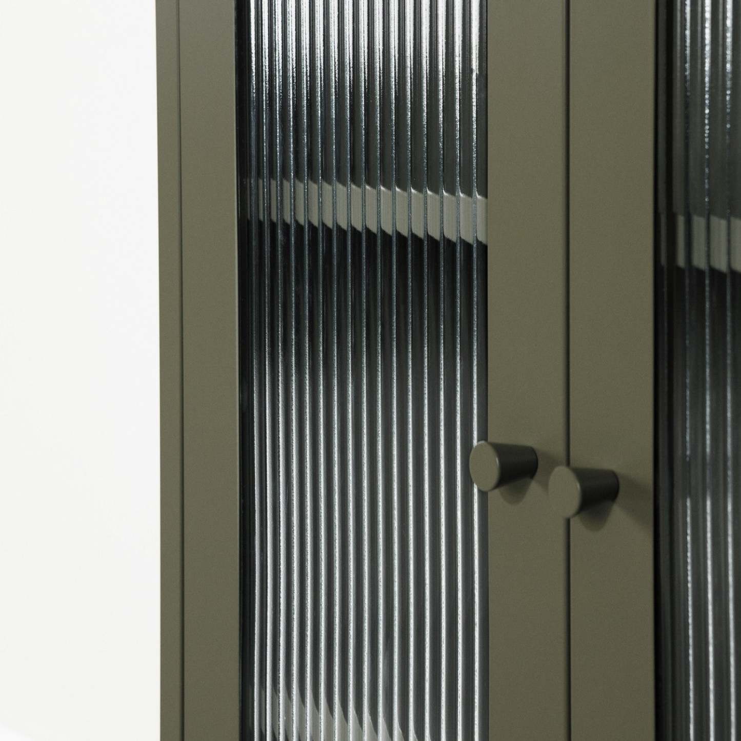 Kodali Glass Door Accent Cabinet - Olive Green|Armoire décorative Kodali avec portes en verre - vert olive