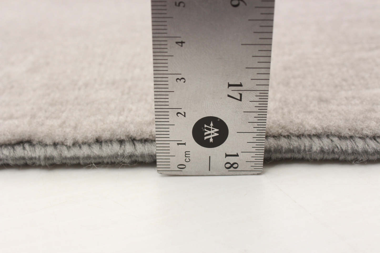 Ameeka Grey 3'11 x 5'7 Area Rug|Carpette Ameeka grise 3 pi 11 po x 5 pi 7 po|D86FPSRU