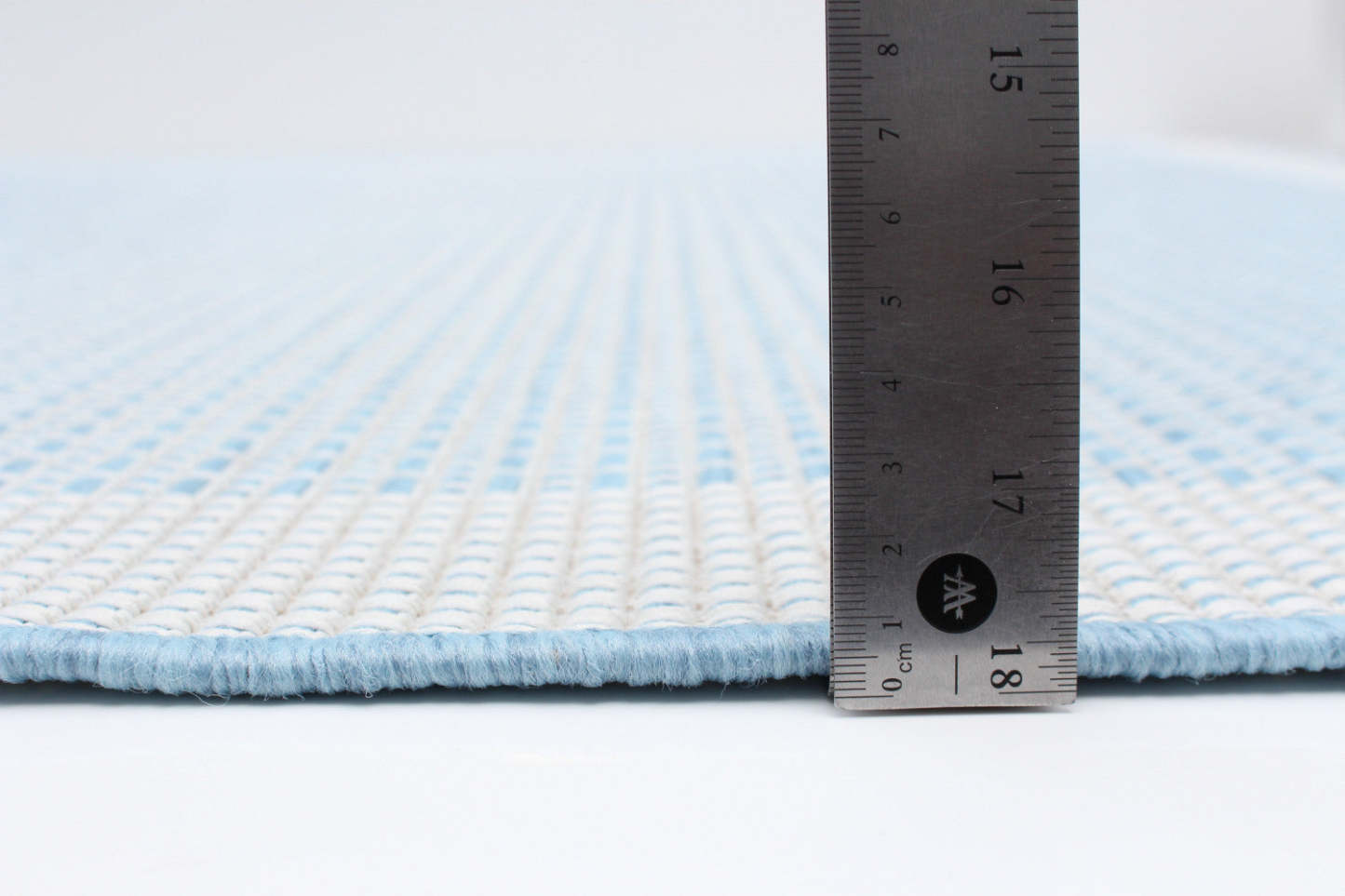 Tapis Neisha Classic bleu clair 201,8 x 290,9 cm | D86FDL4O