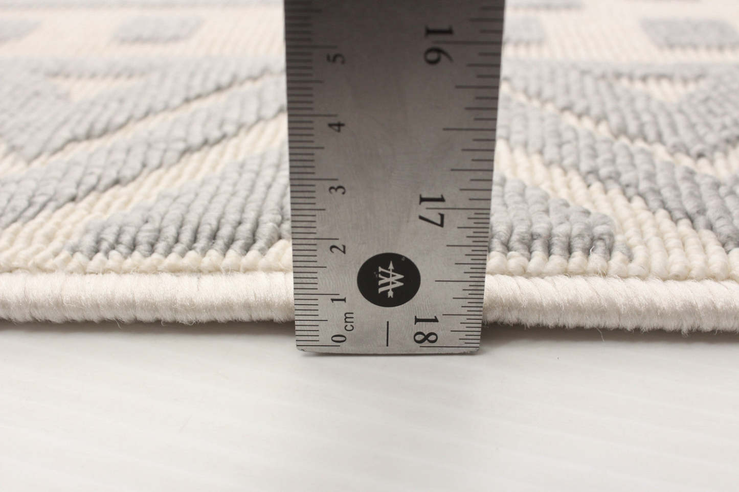 Tapis Gaia gris clair 140 x 200 cm | D86FW5XO