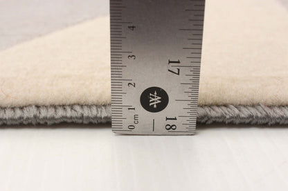 Nuria grise 3 pi 11 po x 5 pi 7 po|Carpette Nuria Grey 3'11 x 5'7|D86FIBBI