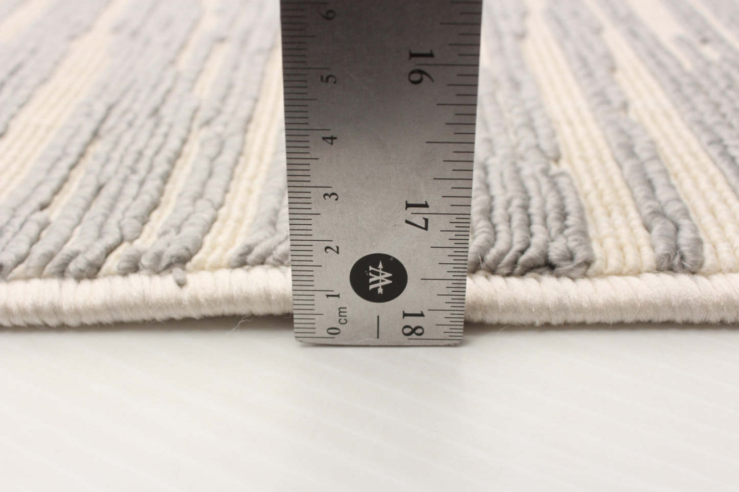 Tapis Eadda gris clair 6'7 x 9'6 | D86FIFD8