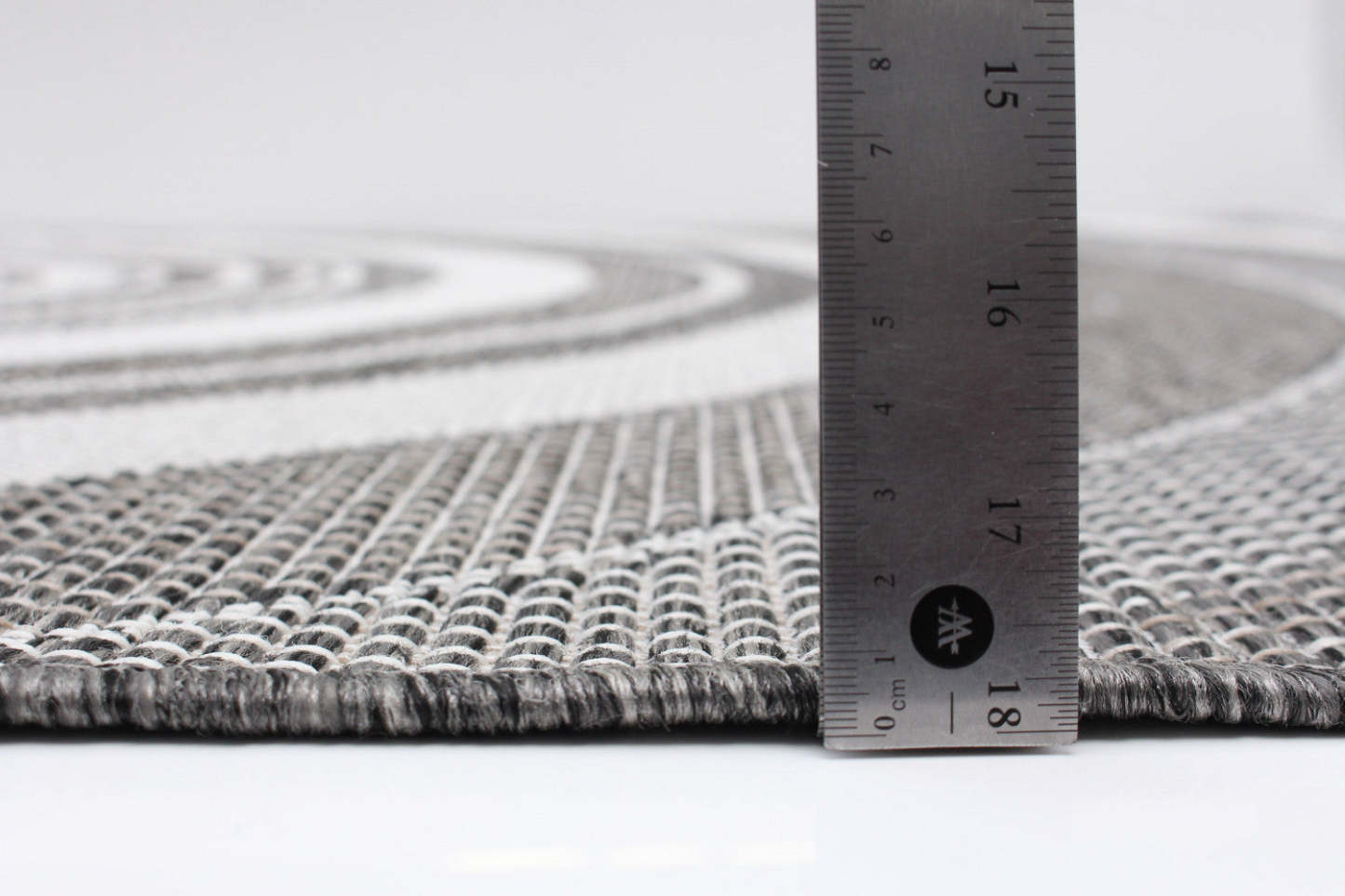 Neisha Modern Grey Rug 5'3 X 7'3 Area Rug|Tapis Neisha Moderne Gris 5 pi 3 po x 7 pi 3 po|D86FOUXD