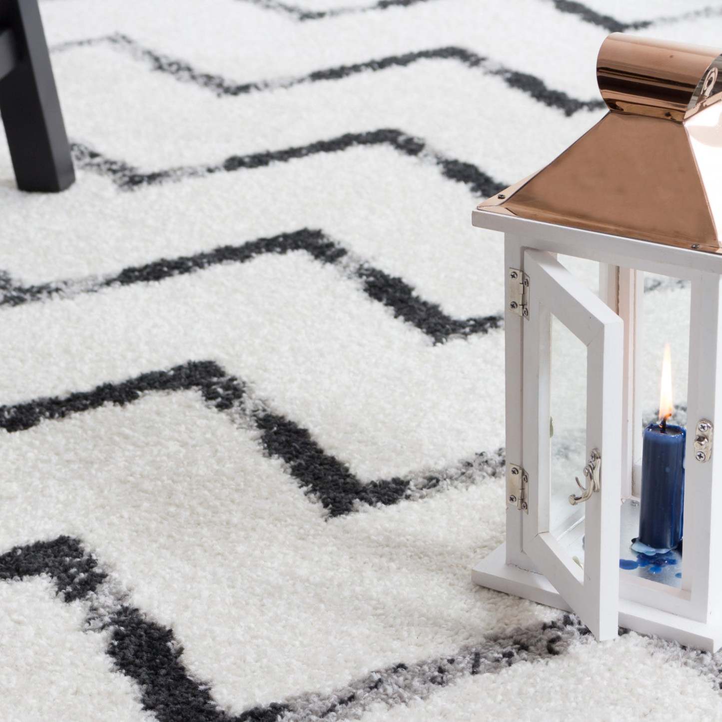 Lav Chevron Grey 3x5 Area Rug|Carpette Lav grise à motifs de chevrons 3 x 5|D80GLCN2