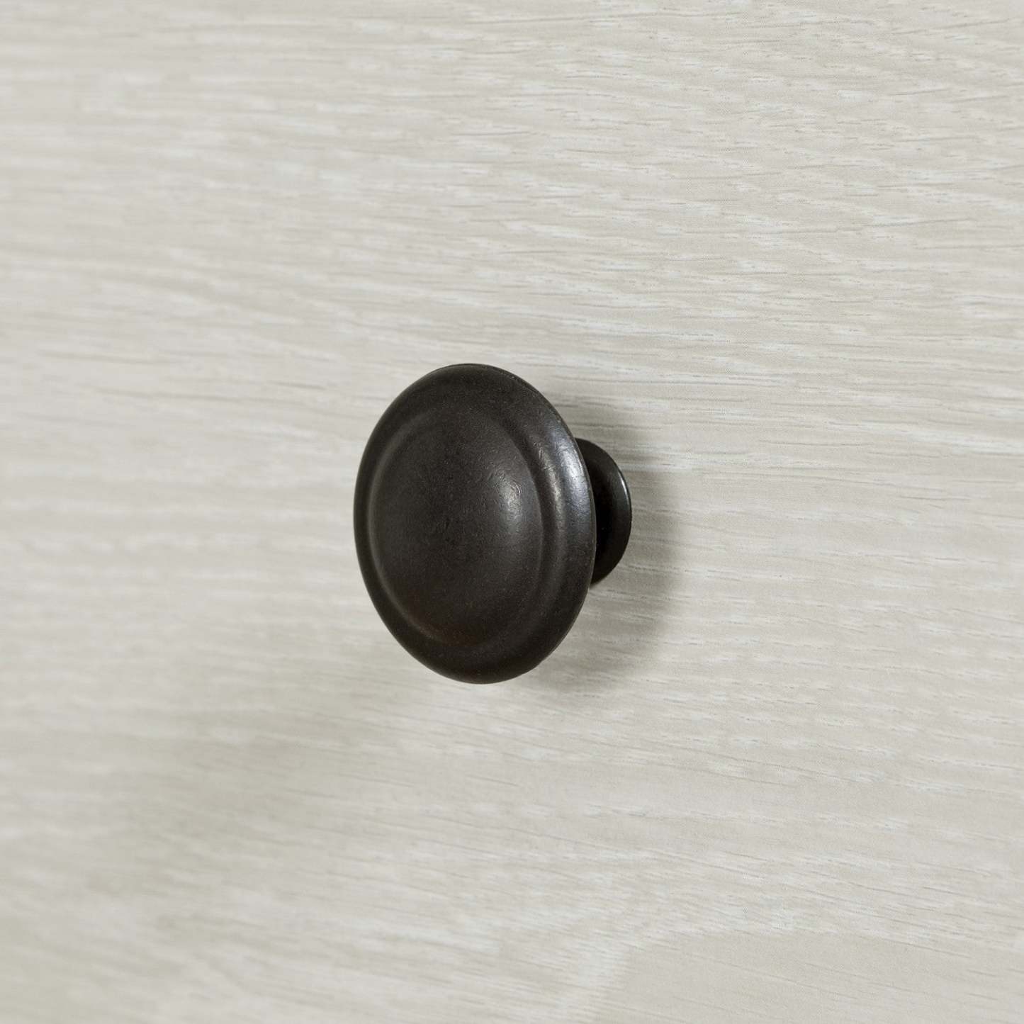 Commode à 5 tiroirs Avilla - Chêne d'hiver | Commode Avilla 5 Tiroirs - Chêne hivernal | D83GN9GM