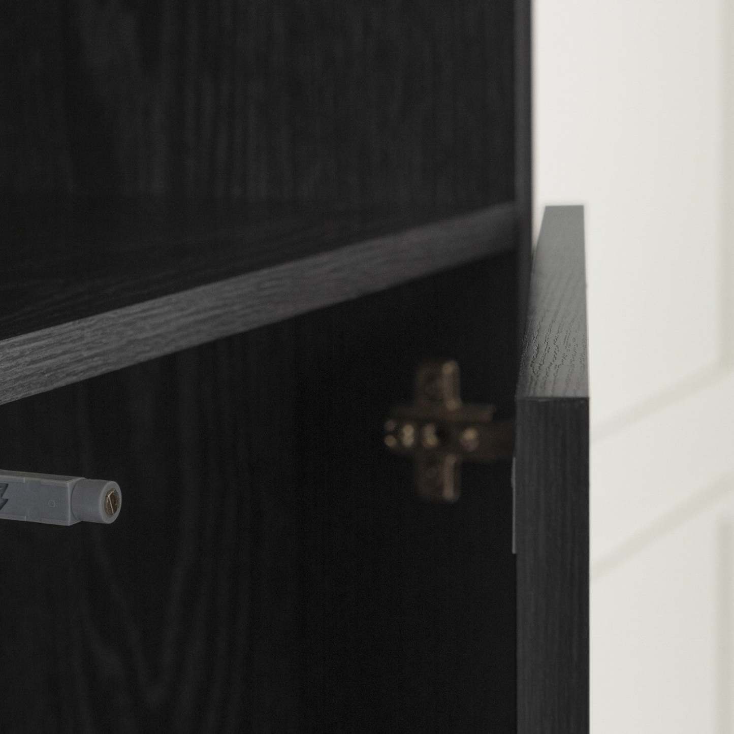 Liora 2-door Narrow Bookcase - Black Oak | Liora Bibliothèque Étroite 2 Portes - Chêne Noir