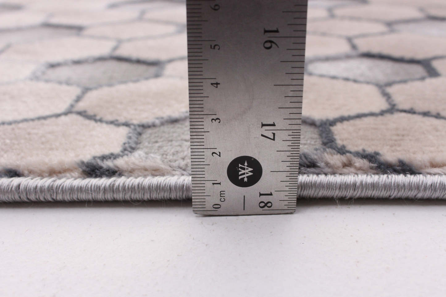 Tapis Ranger taupe/gris 3 pi 11 po x 5 pi 11 po|Carpette Ranger taupe/grise 3 pi 11 po x 5 pi 11 po|D86FVQ0D