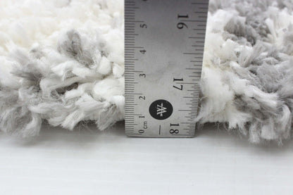 Helma Urban Cream, Light Grey Shag 3'11 X 5'11 Area Rug|Carpette à poil long Helma Urban crème gris clair 3 pi 11 po x 5 pi 11 po|D86FIJX3