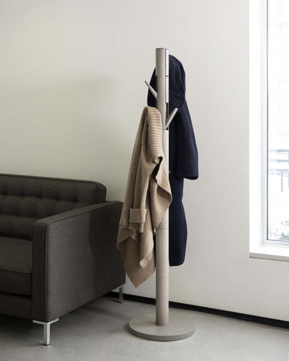 Umbra Modern Wood Flapper Coat Rack - Gris|Portemanteau moderne Flapper de Umbra en bois - gris