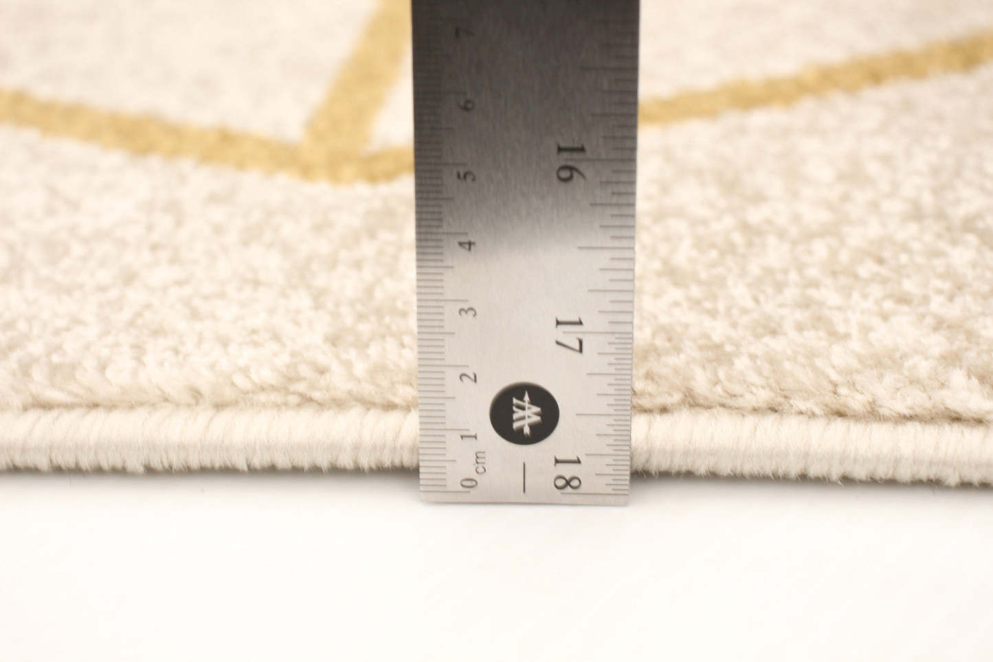 Anandi Ivory-Gold Area Rug - 3'11 x 5'7|Carpette Anandi ivoire-or - 3 pi 11 po x 5 pi 7 po| D29NNG1B