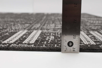 Tapis Joni Noir - 4'4 X 6'5 |Carpette Joni noire - 4 pi 4 po x 6 pi 5 po