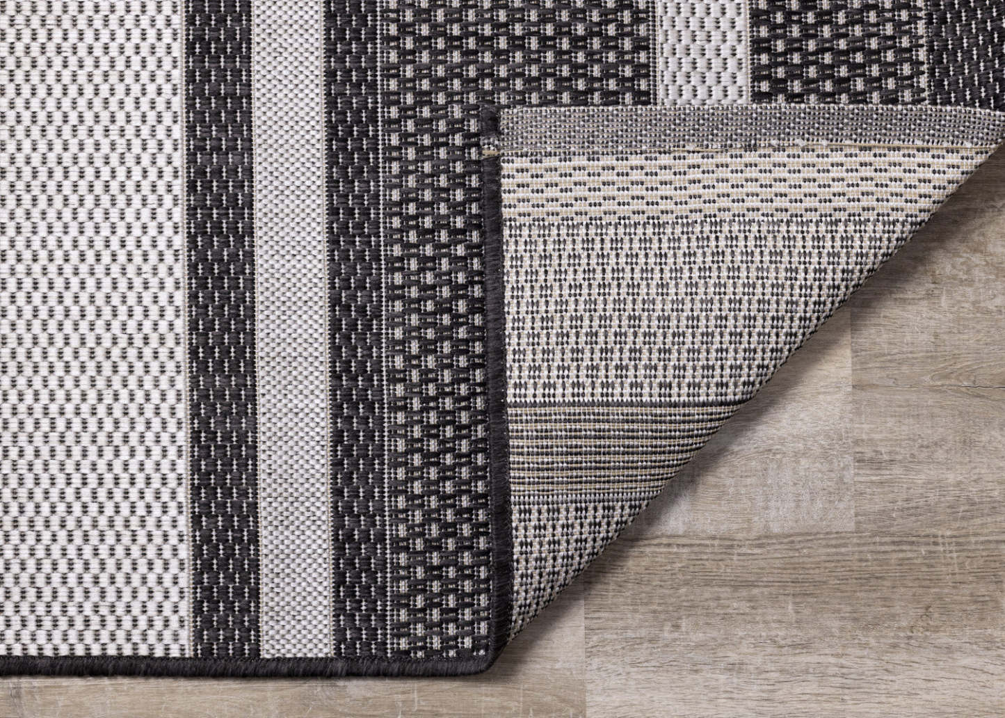 Tapis intérieur/extérieur rayé Jackson - 3'11 x 5'7|Carpette Jackson à rayures pour l'intérieur et l'extérieur - 3 pi 11 po x 5 pi 7 po