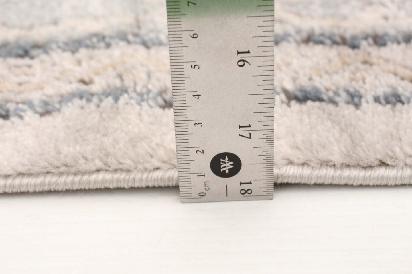 Octavian Bijar Ivory Area Rug - 5'3 x 7'3|Carpette Octavian Bijar ivoire - 5 pi 3 po x 7 pi 3 po| D2978BOO