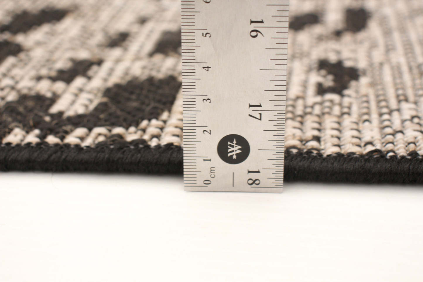 Tapis Sadie Safari Noir-Argent - 7'10 x 10'2|Carpette Sadie Safari noir-argent - 7 pi 10 pox 10 pi 2 po| D29TN1PW