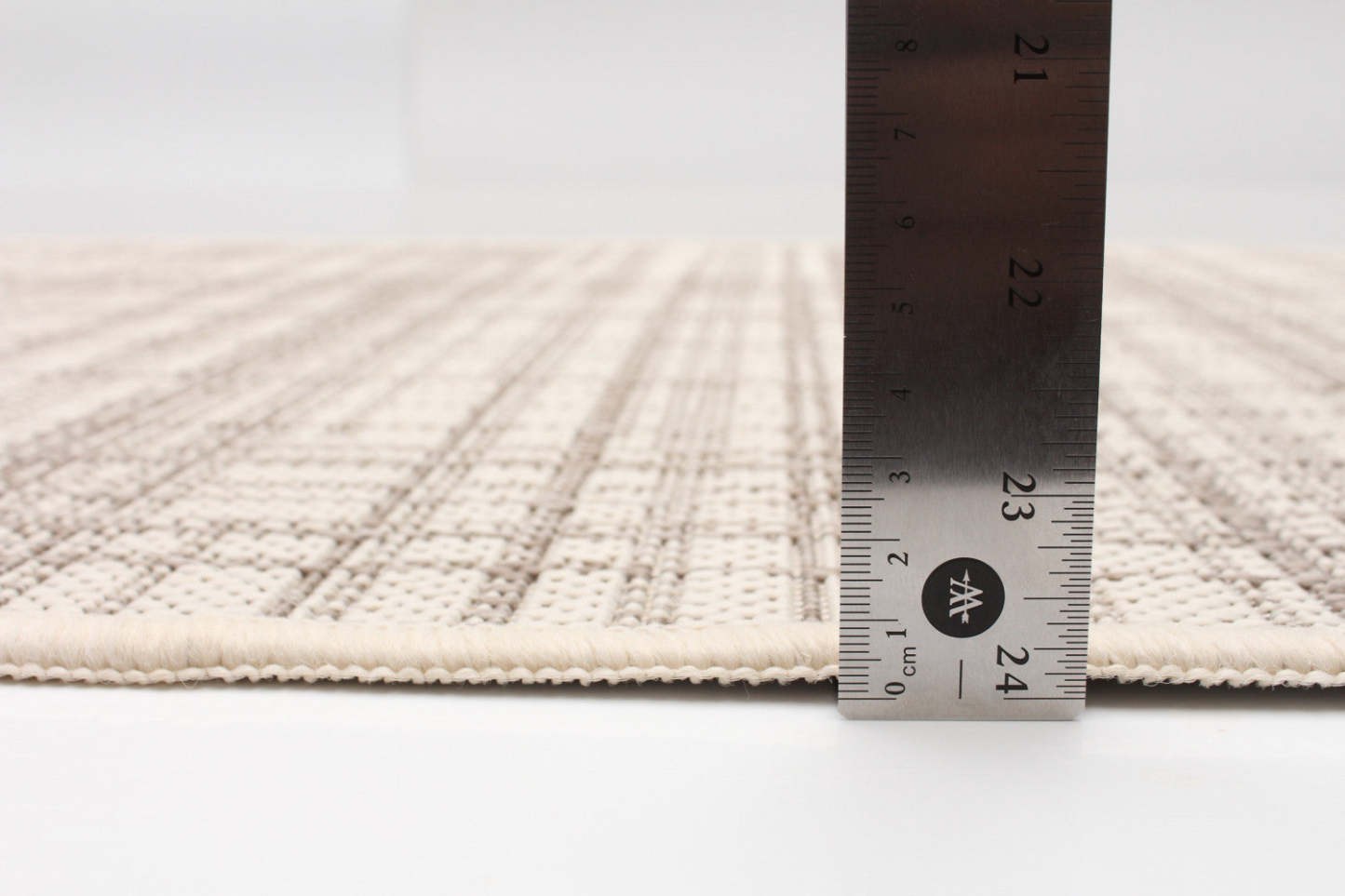 Panthea Ivory Area Rug - 2'2 X 6'7 |Tapis Panthea ivoire - 2 pi 2 po x 6 pi 7 po