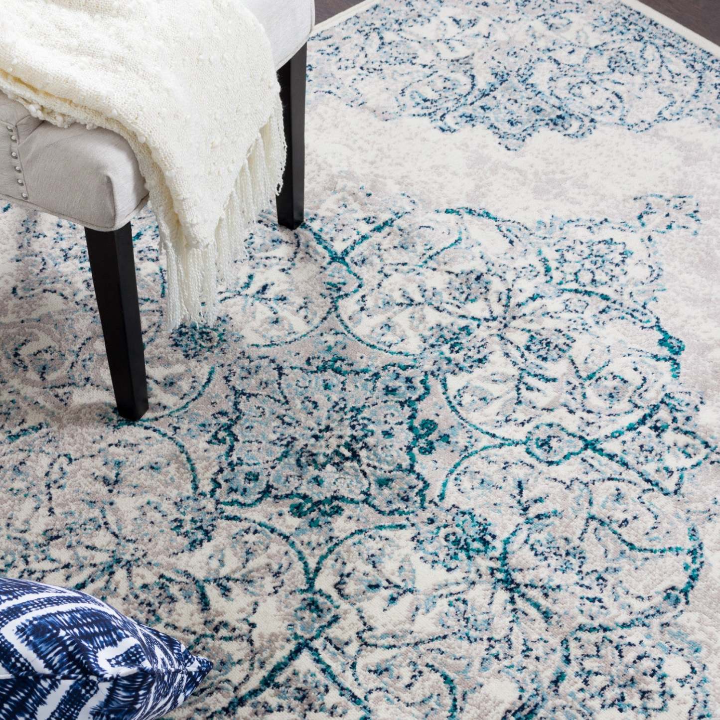 Sav Silver 4x6 Area Rug|Tapis Sav argenté 4 x 6|D80GFVL2