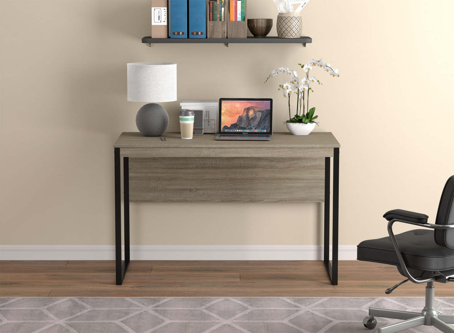 Bureau d'ordinateur 47" - Taupe foncé avec base en métal noir | Bureau d'ordinateur de 47 po - taupe foncé avec base en métal noir