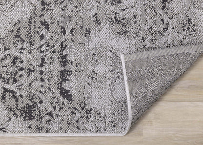 Jackson Distressed Damask Indoor/Outdoor Area Rug - 7'10 x 10'6|Carpette Jackson à motif damassé vieilli pour l'intérieur et l'extérieur - 7 pi 10 po x 10 pi 6 po