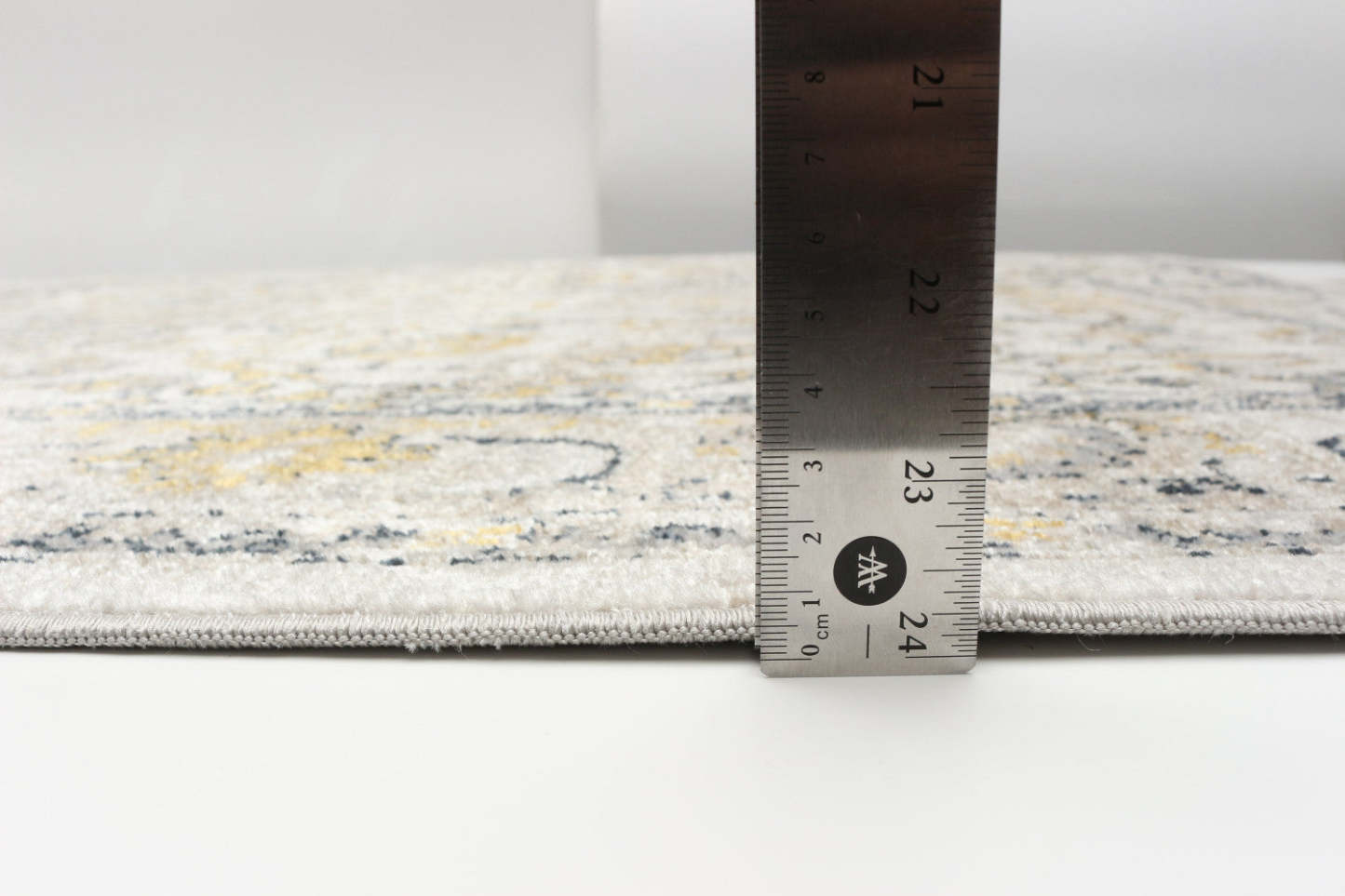 Tapis Legacy Ivory lavable en machine - 5'0 x 7'0|Carpette Legacy ivoire lavable à la machine - 5 pi 0 po x 7 pi 0 po|D86FK560