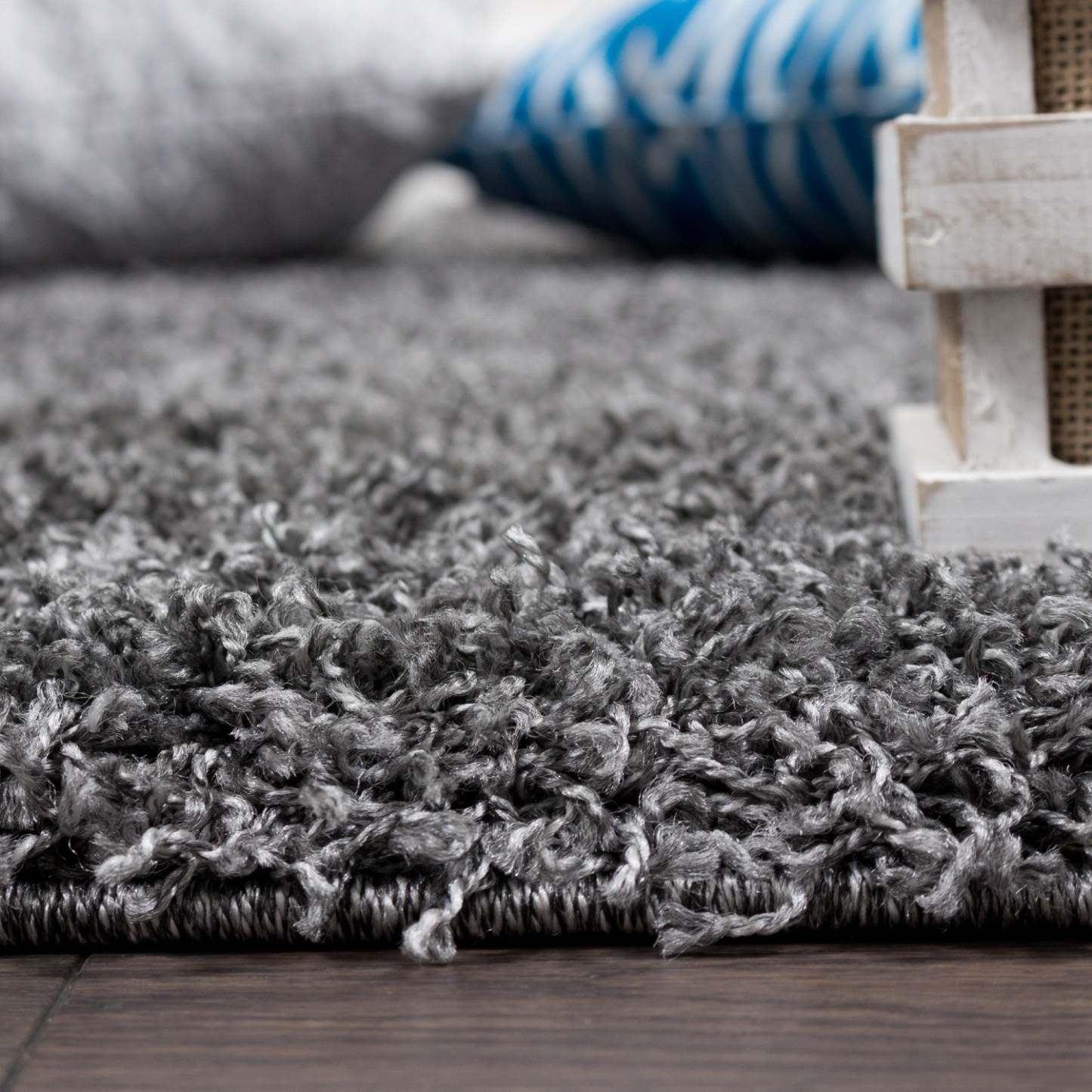 Victoria Grey Shag 3 x 5 Area Rug|Carpette à poils longs Victoria grise 3 x 5|D80GCCAQ