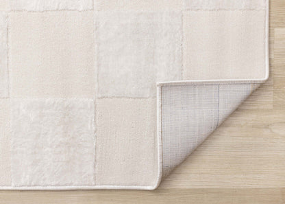 Leonardo White Grey Checkered Area Rug - 7'10 x 10'6|Carpette Leonardo blanche et grise à motif à carreaux - 7 pi 10 po x 10 pi 6 po