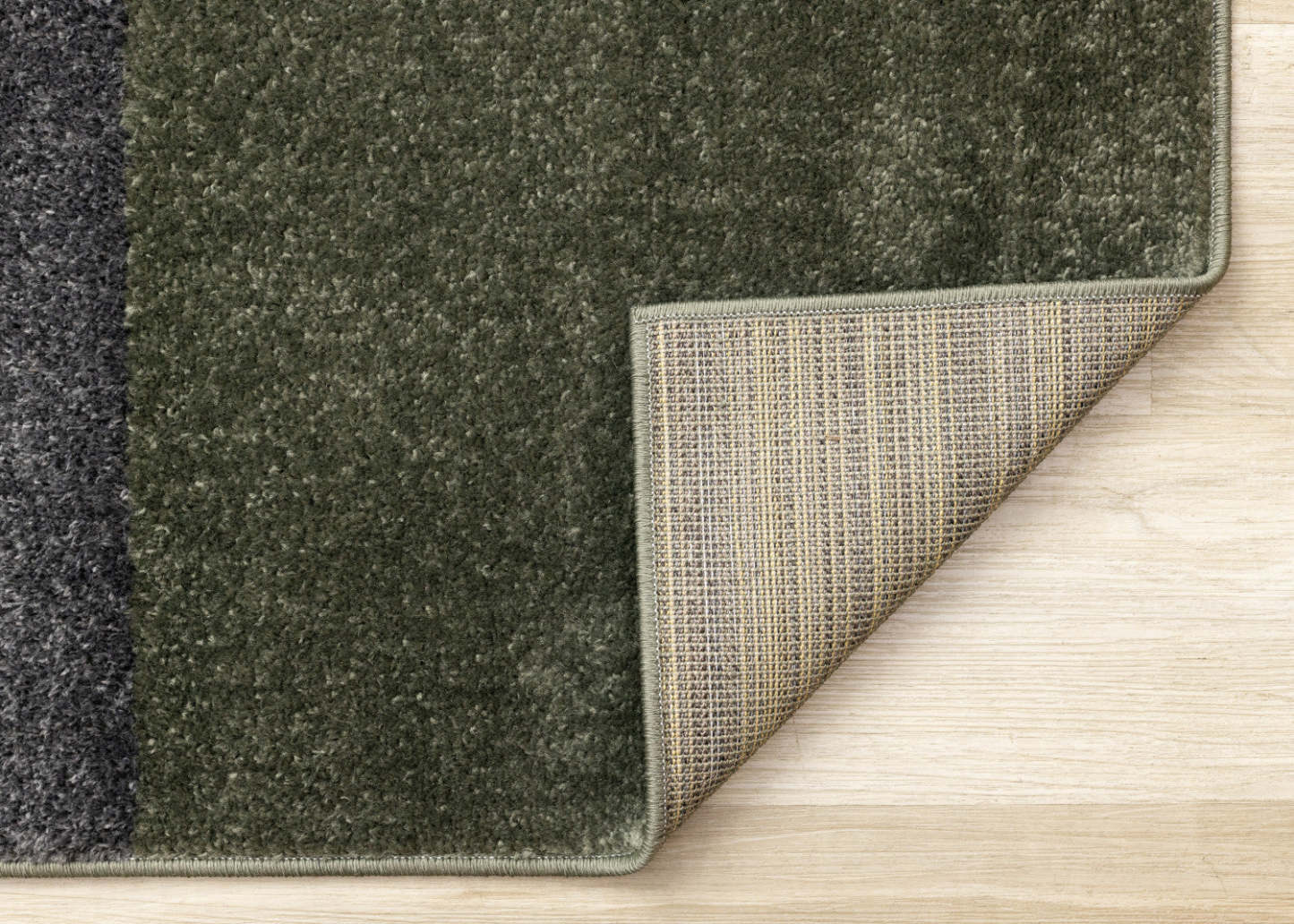 Carpette moderne Marley verte, grise et blanche à motif géométrique - 5 pi 3 po x 7 pi 7 po