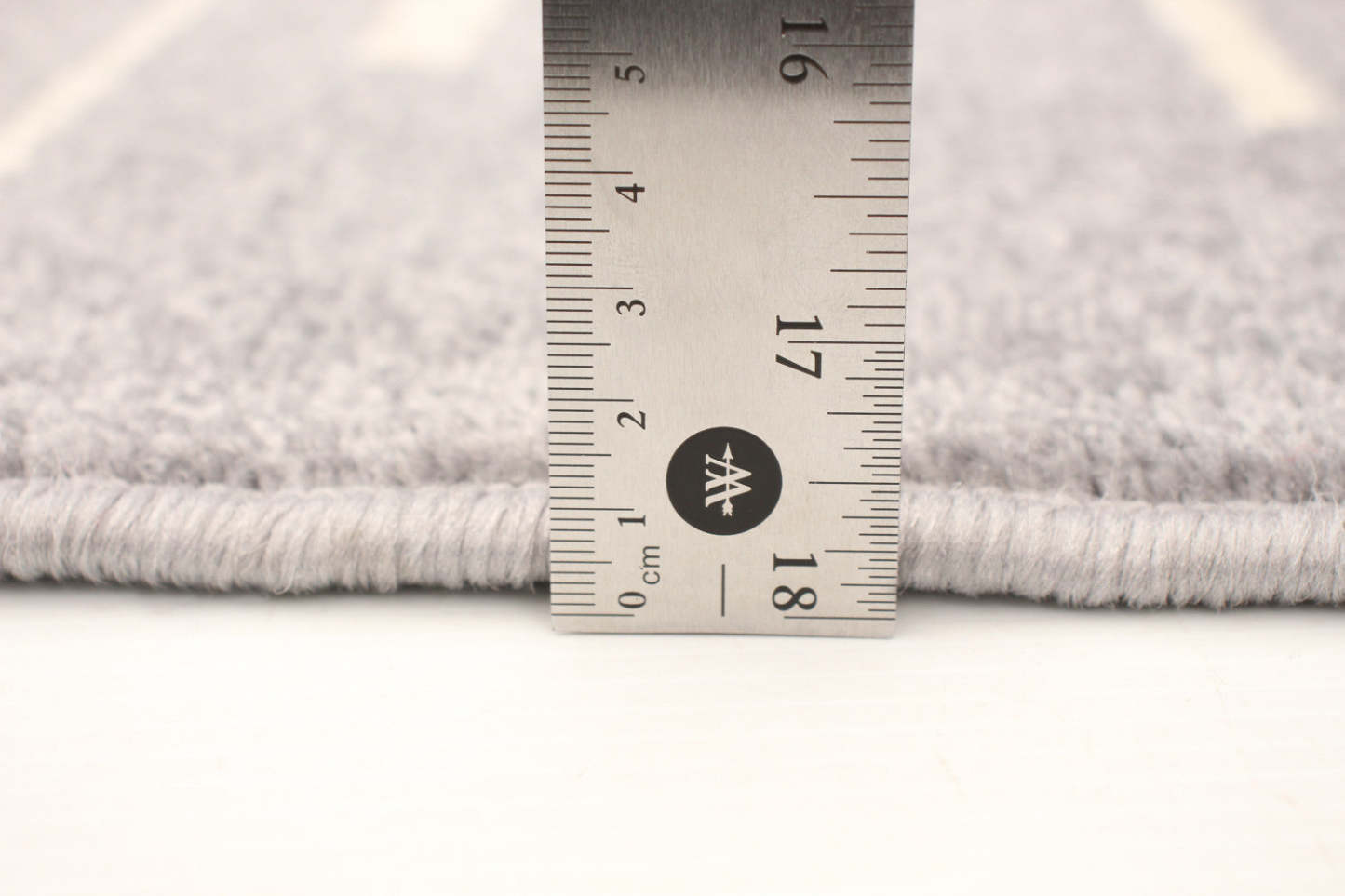 Faith Silver-Cream Area Rug - 5'3 x 7'3|Carpette Faith argent-crème - 5 pi 3 po x 7 pi 3 po| D29RF19J