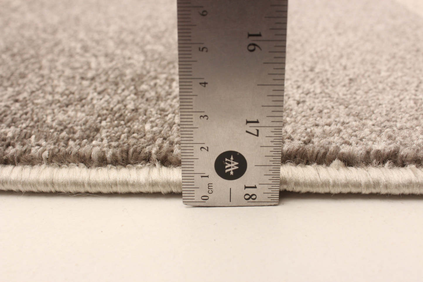 Tapis Hadley gris/rouge 2,39 m x 3,10 m | D26VTUU1