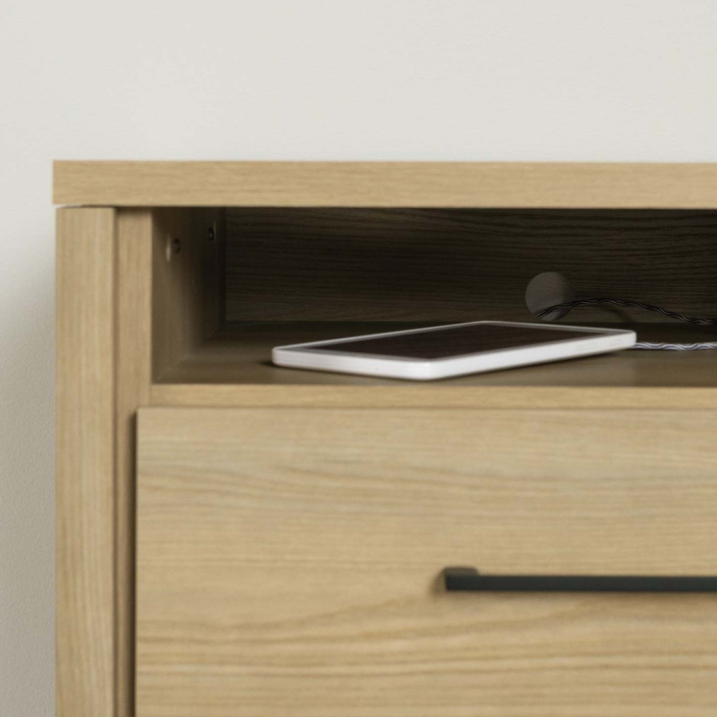 Gravity 2-Drawer Nightstand - Frêne naturel|Table de nuit Gravity à 2 tiroirs - frêne naturel