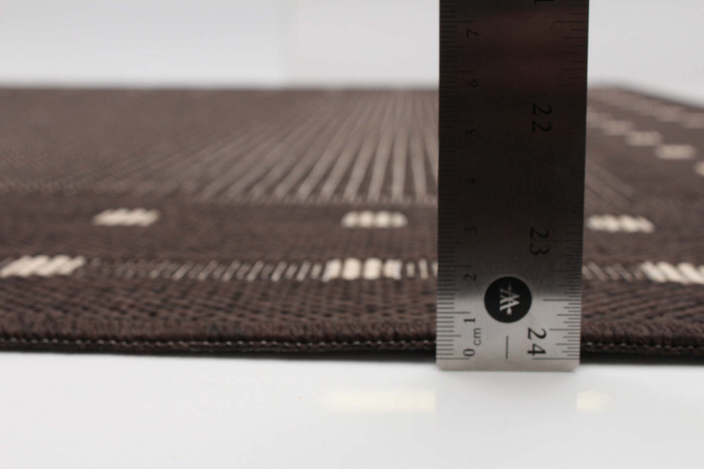 Carpette Clementine chocolat - 3 pi 3 po x 4 pi 7 po