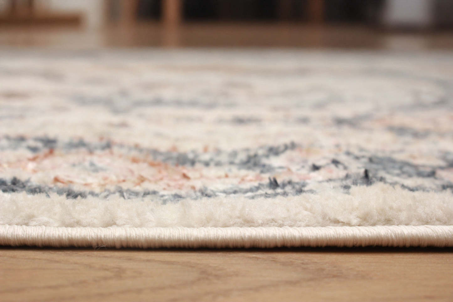 Carpette longue Heriza ivoire - 2 pi 8 po x 8 pi 2 po