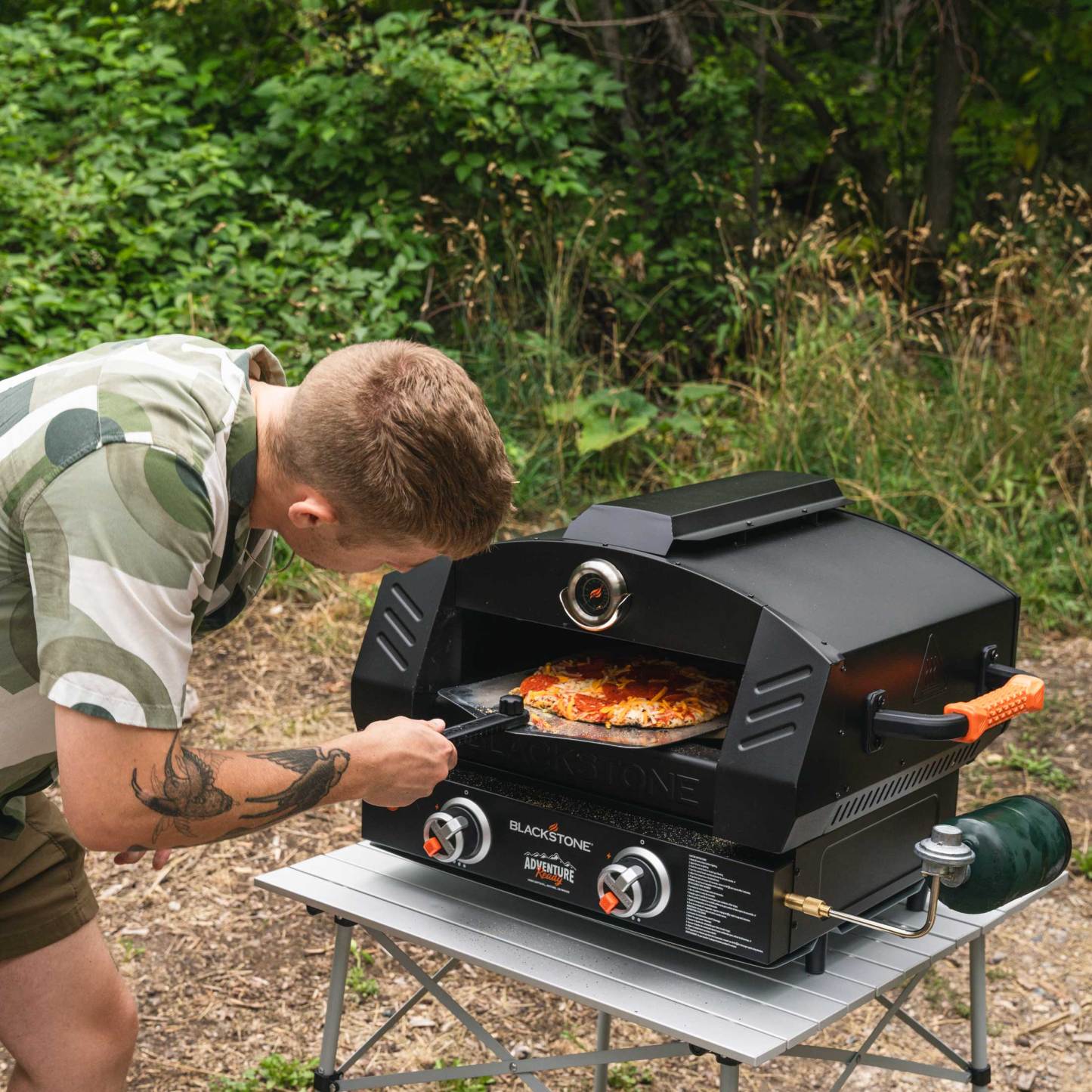 Blackstone Adventure Ready Pizza Oven with 15 Corierite Stone Upgrade Kit Griddle - 6960|Trousse d'amélioration de four à pizza Adventure Ready de Blackstone avec pierre en cordiérite de 15 po - 6960