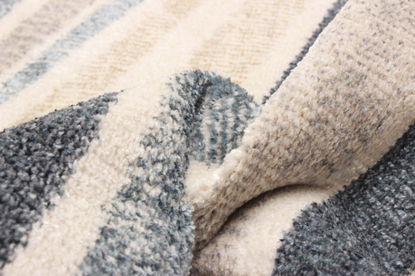 Tapis ivoire Axel - 8'0 X 10'0 | Carpette Axel ivoire - 8 pi 0 po x 10 pi 0 po